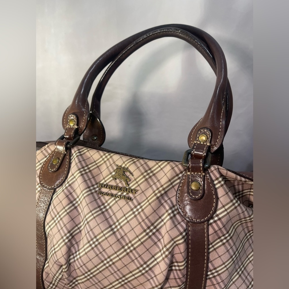 Burberry bag with COA - Picture 2 of 4